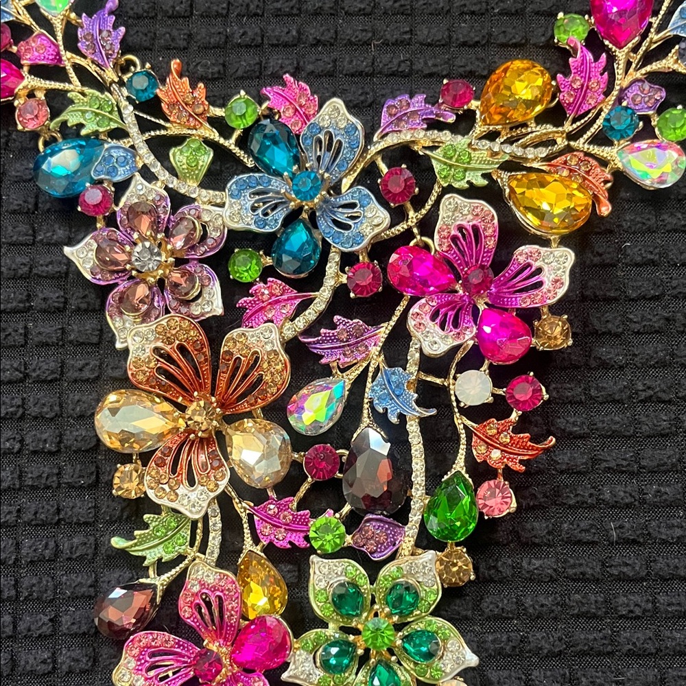 Floral Multicolor Statement Necklace - Picture 5 of 9